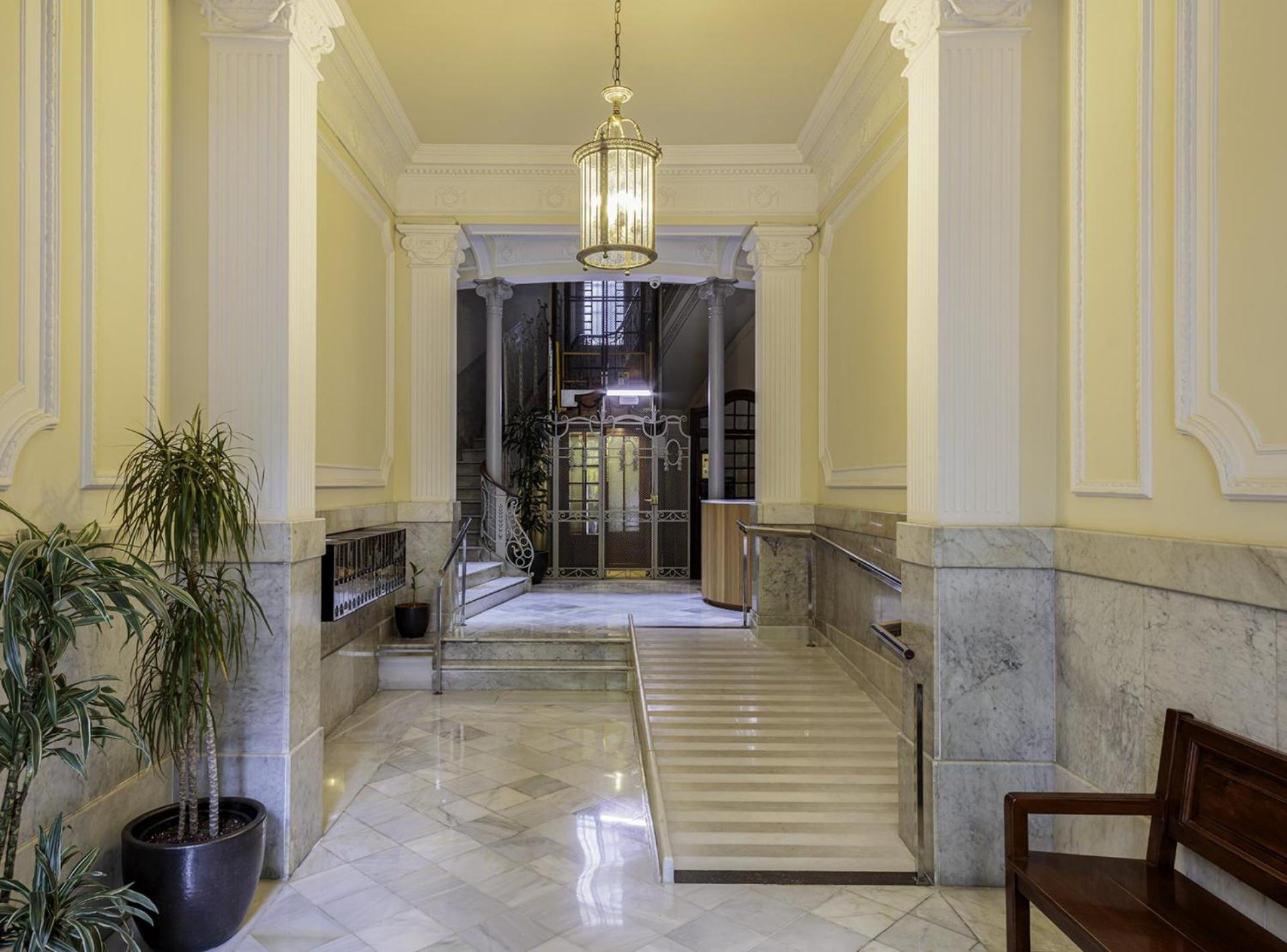 Barcelonaforrent The Gaudi Suites Apartment