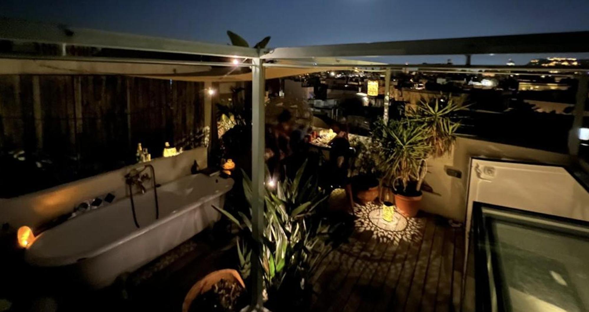 Apartment Outdoor Bathtub! 360 Rooftop With Chill Out And Amazing Views! *
