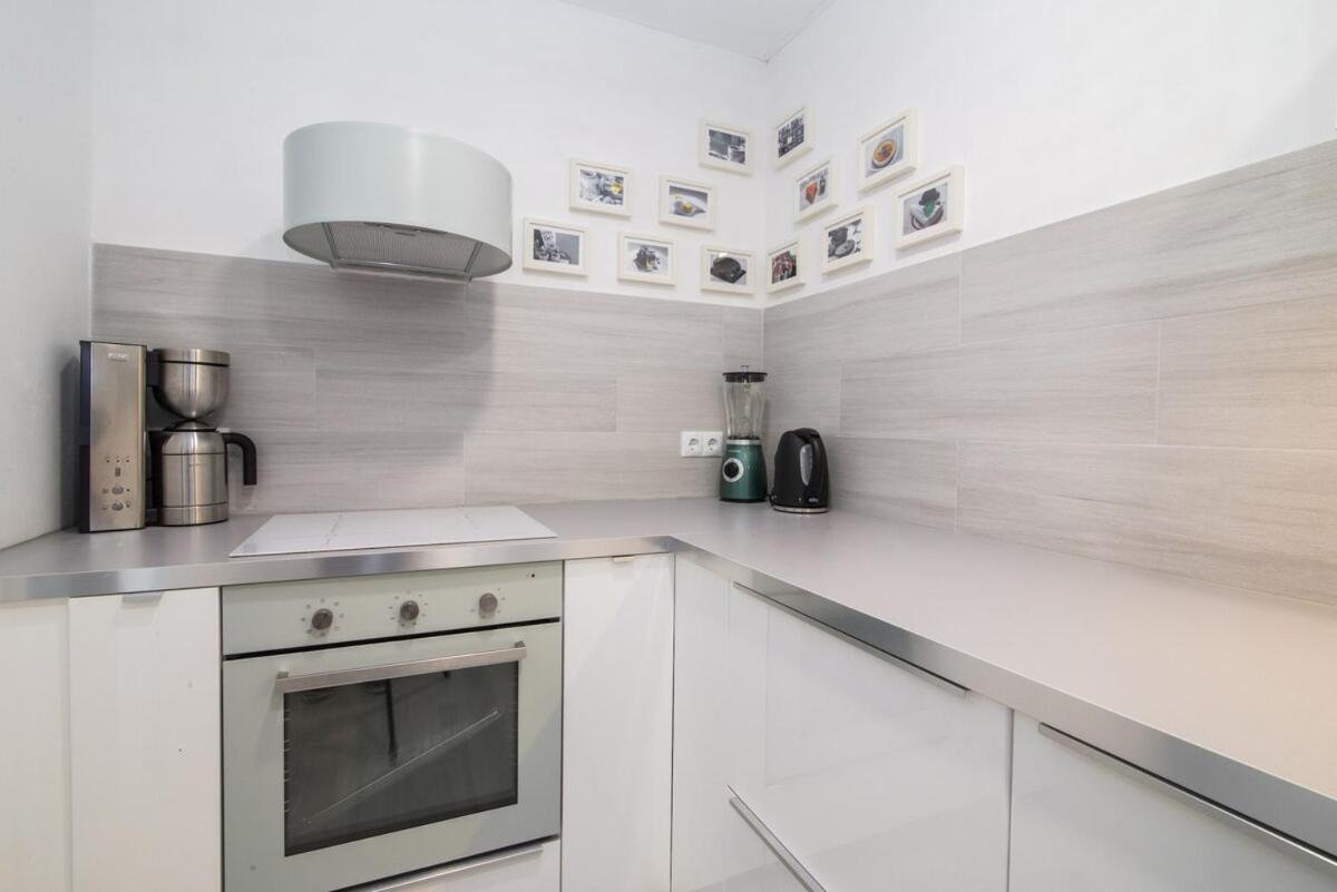 Nice, Cozy, Up To 6, Fcb Stadium, Free Parking Apartamento Barcelona