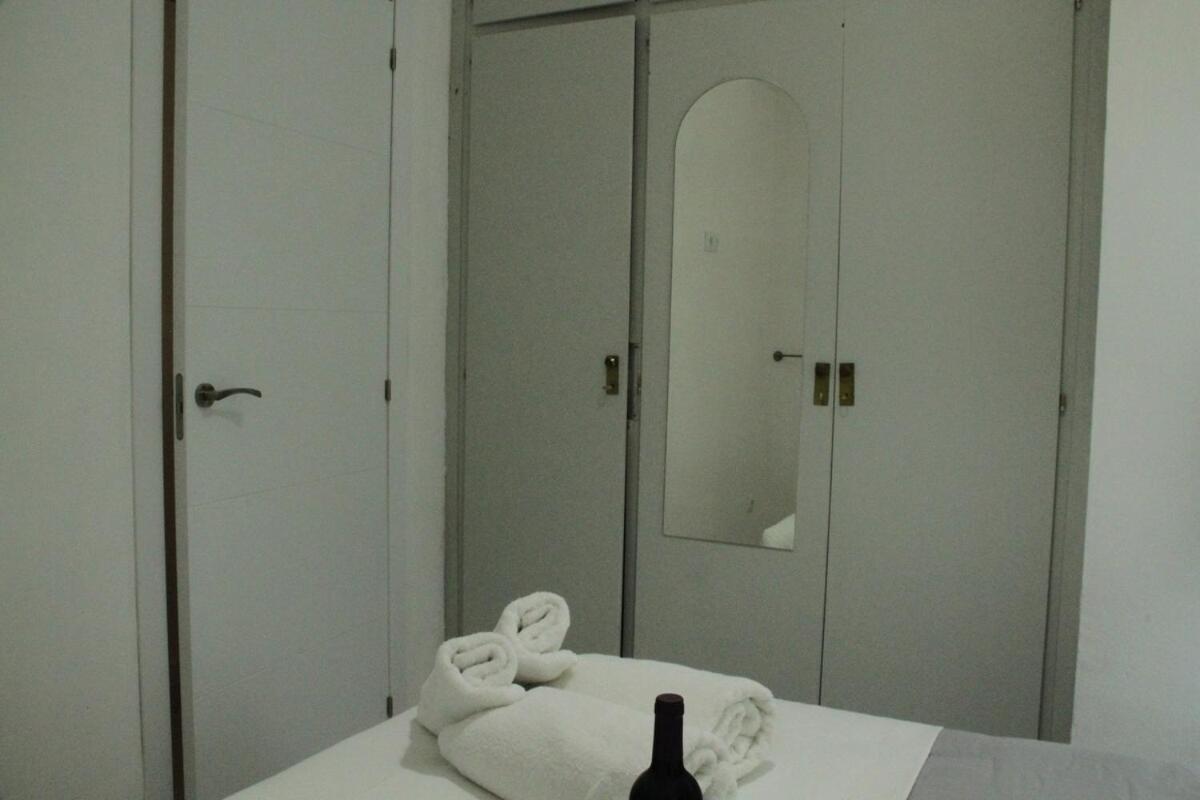 Apartamento Nice, Cozy, Up To 6, Fcb Stadium, Free Parking *