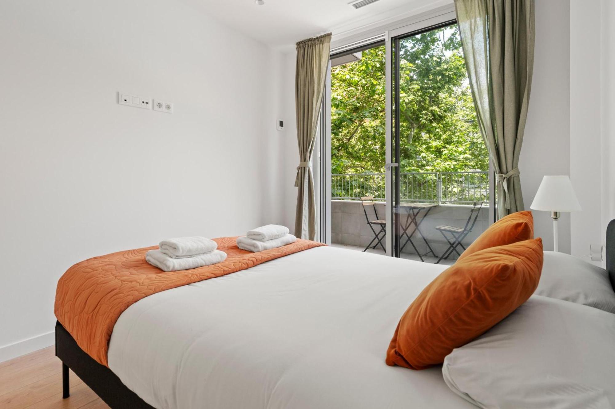 Apartment Modern Oasis 1br With Rooftop Pools & Parking