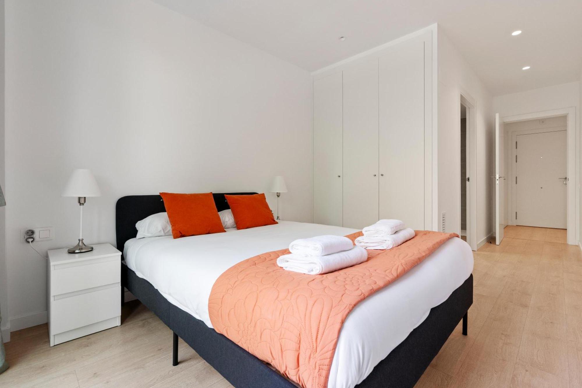 Apartment Modern Oasis 1br With Rooftop Pools & Parking Barcelona