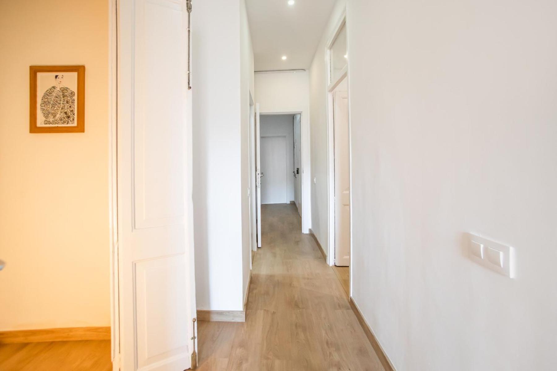 2esc1067 - Magnific 2br Flat In The Gothic Distric *