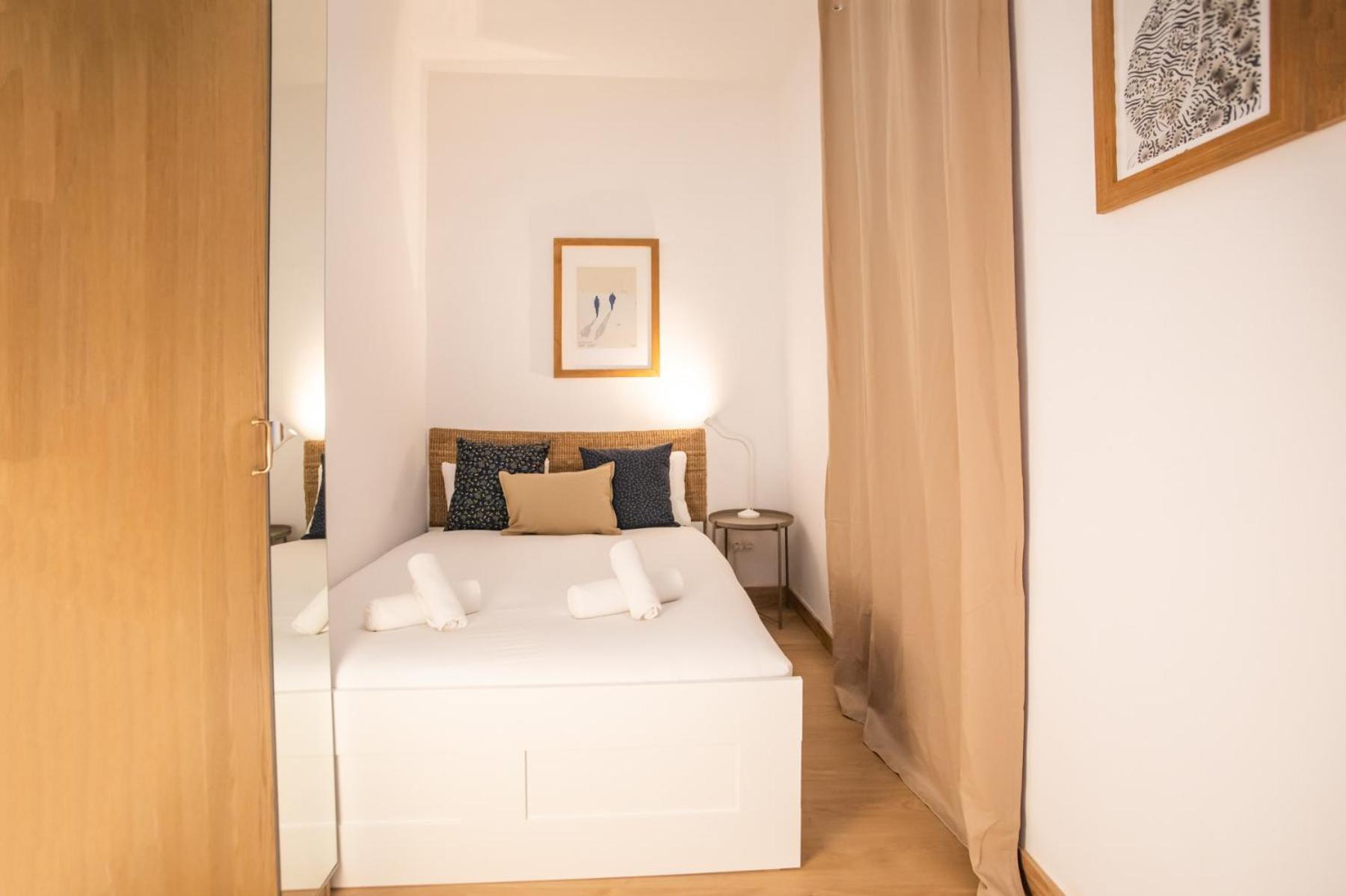 2esc1067 - Magnific 2br Flat In The Gothic Distric Barcelona