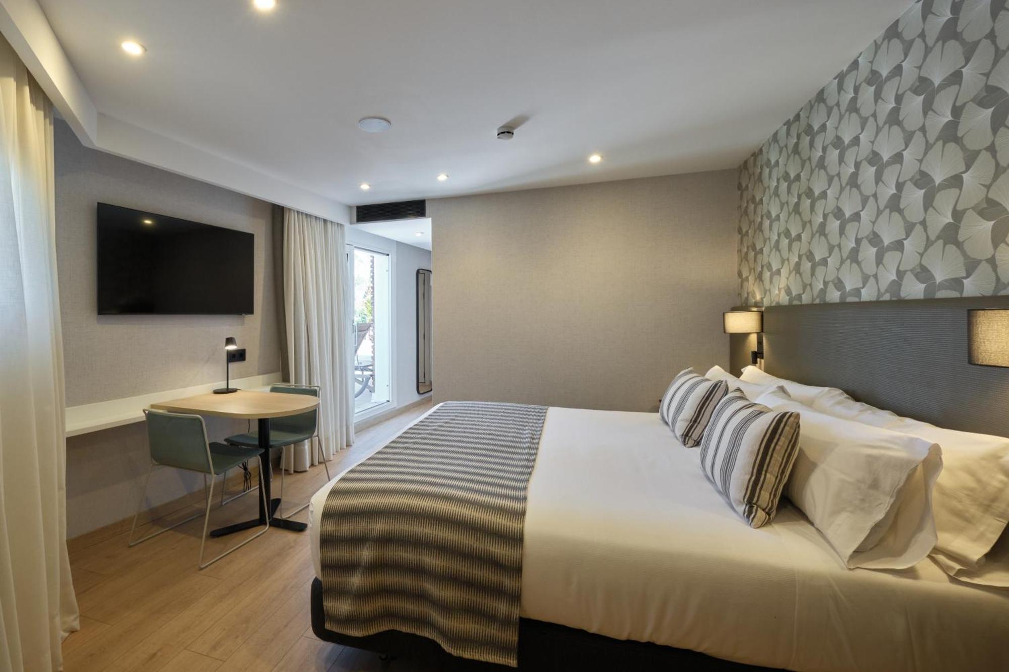 Hotel Catalonia Park Gueell 3*