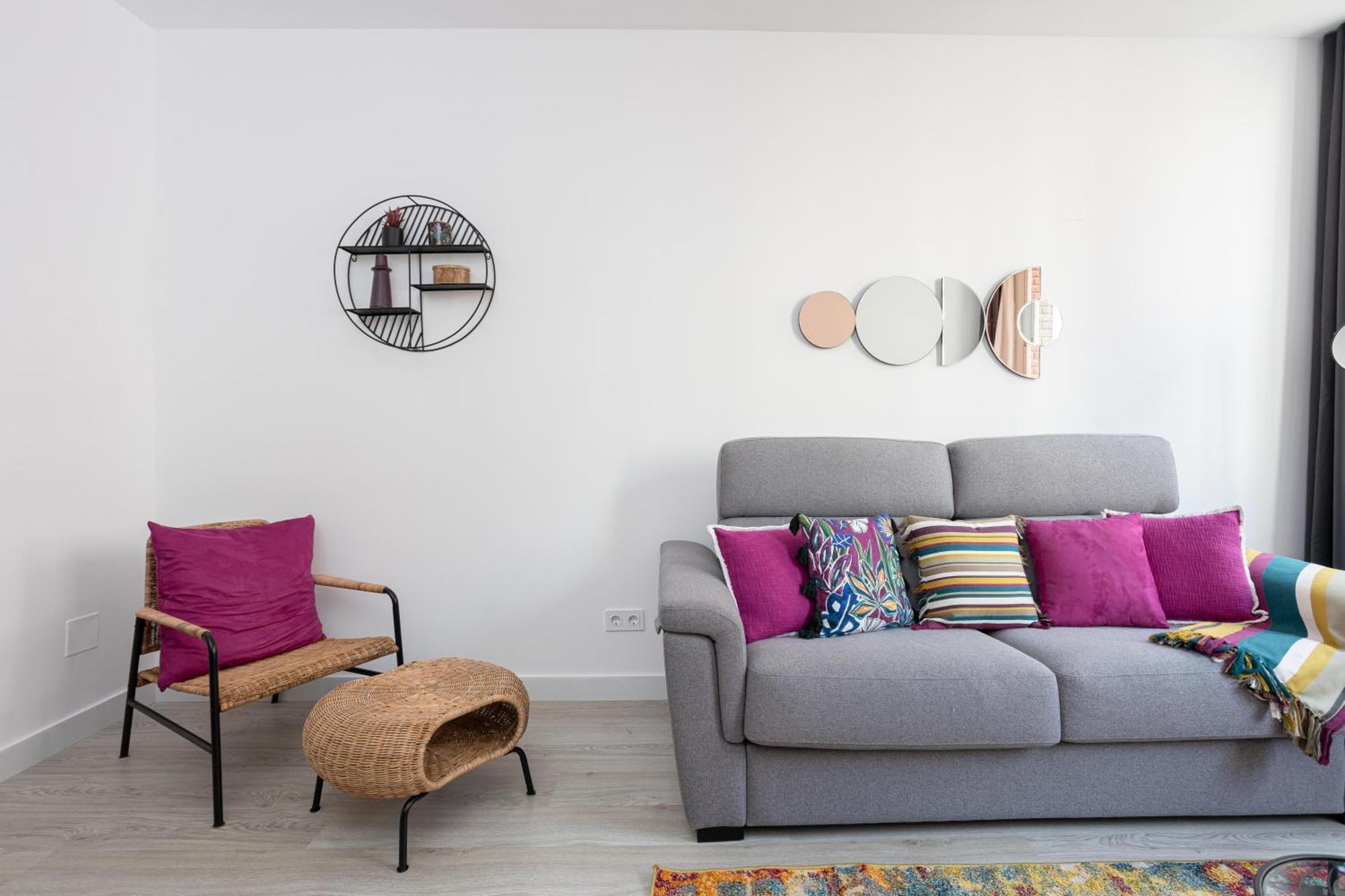 Bright & Stylish Flat In Trendy Grcia