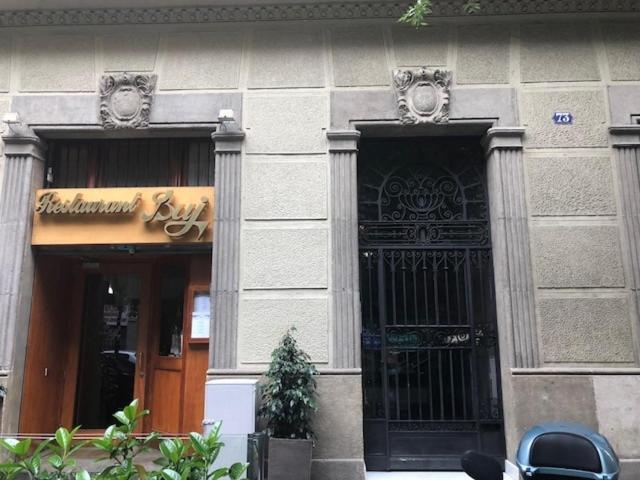 Apartment Centro Example *