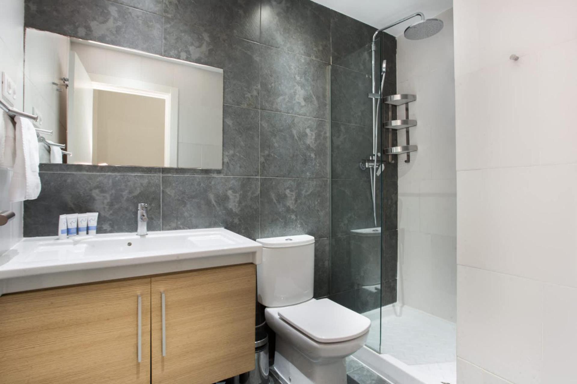 Centric 2bedroom In Ramblas 3 1a Apartment *