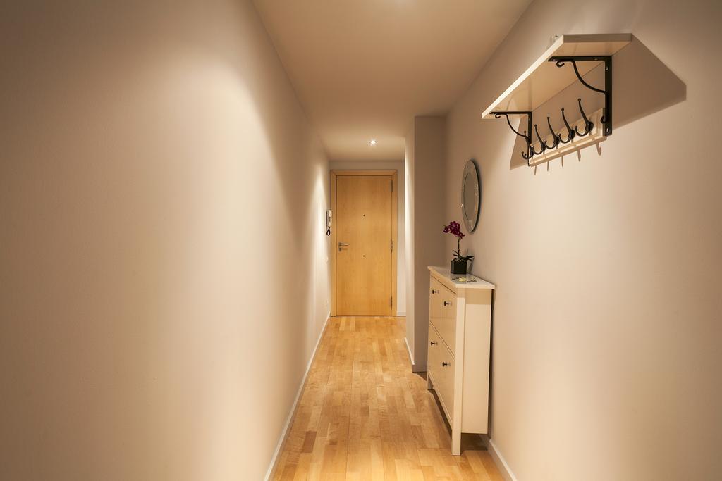 Urquinaona Apartment