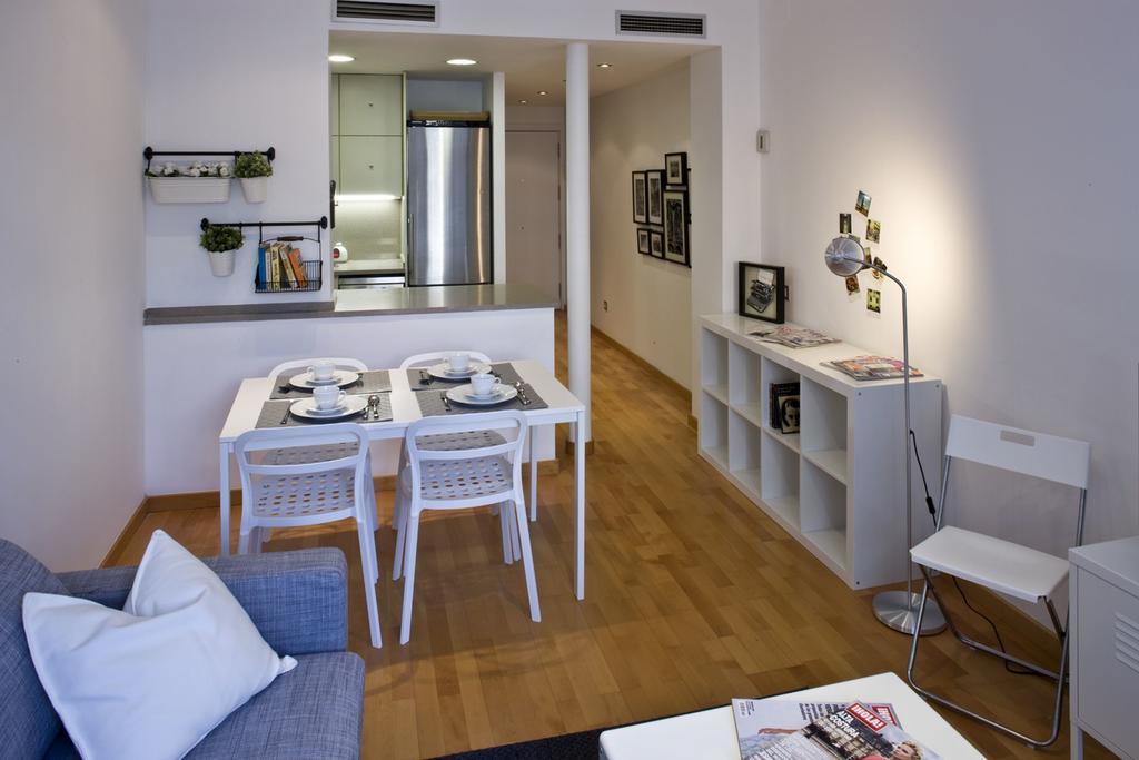 Flateli Lluria Apartment Barcelona
