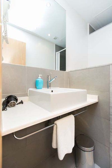 Hotel Ainb Gothic 3*