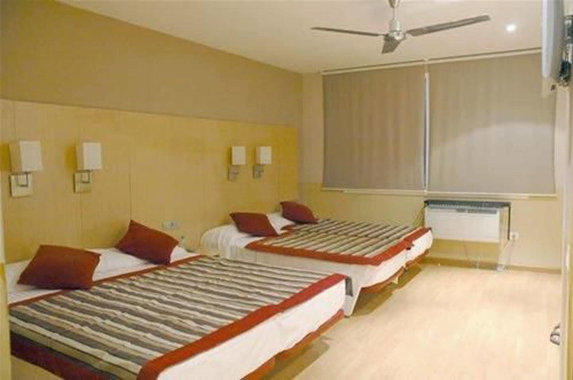 Yomo Bcn Port Gasthof 2*
