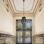 Plaza Urquinaona 3-Bedroom Suite