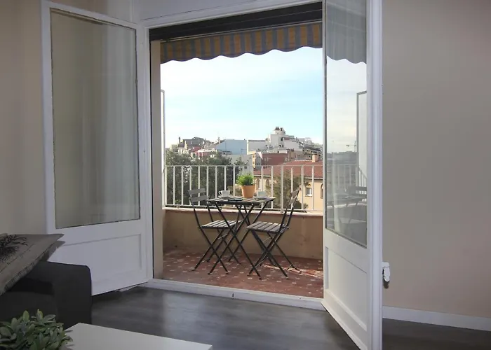 Felip II - Spacious And Quiet Apartments & One With Private Terrace