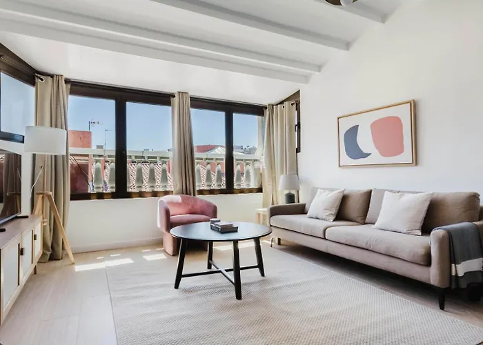 Blueground Galvany Furnished Penthouse Bcn-135