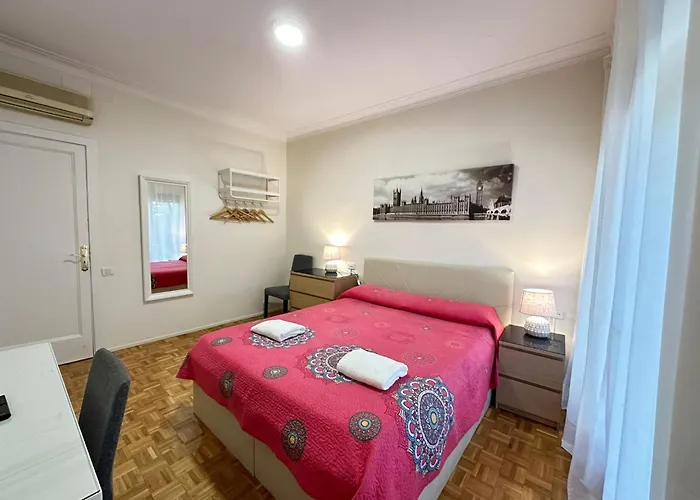 Habitaciones En La Calle Villaro