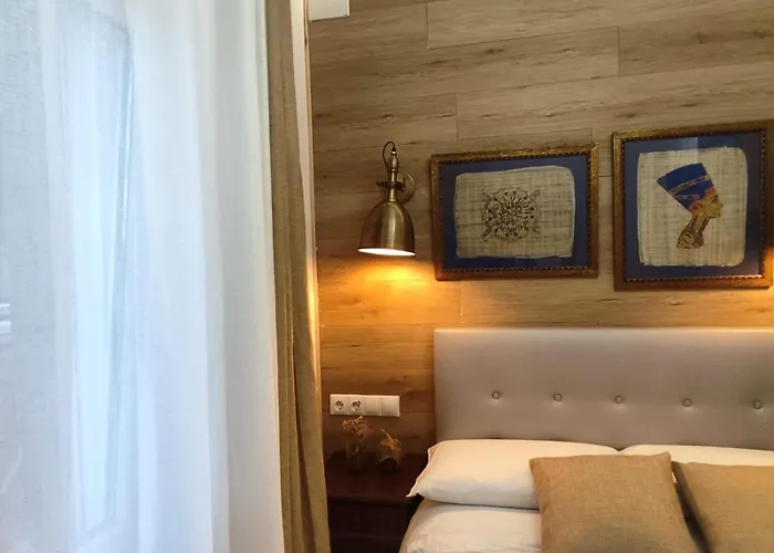 9 Private Rooms