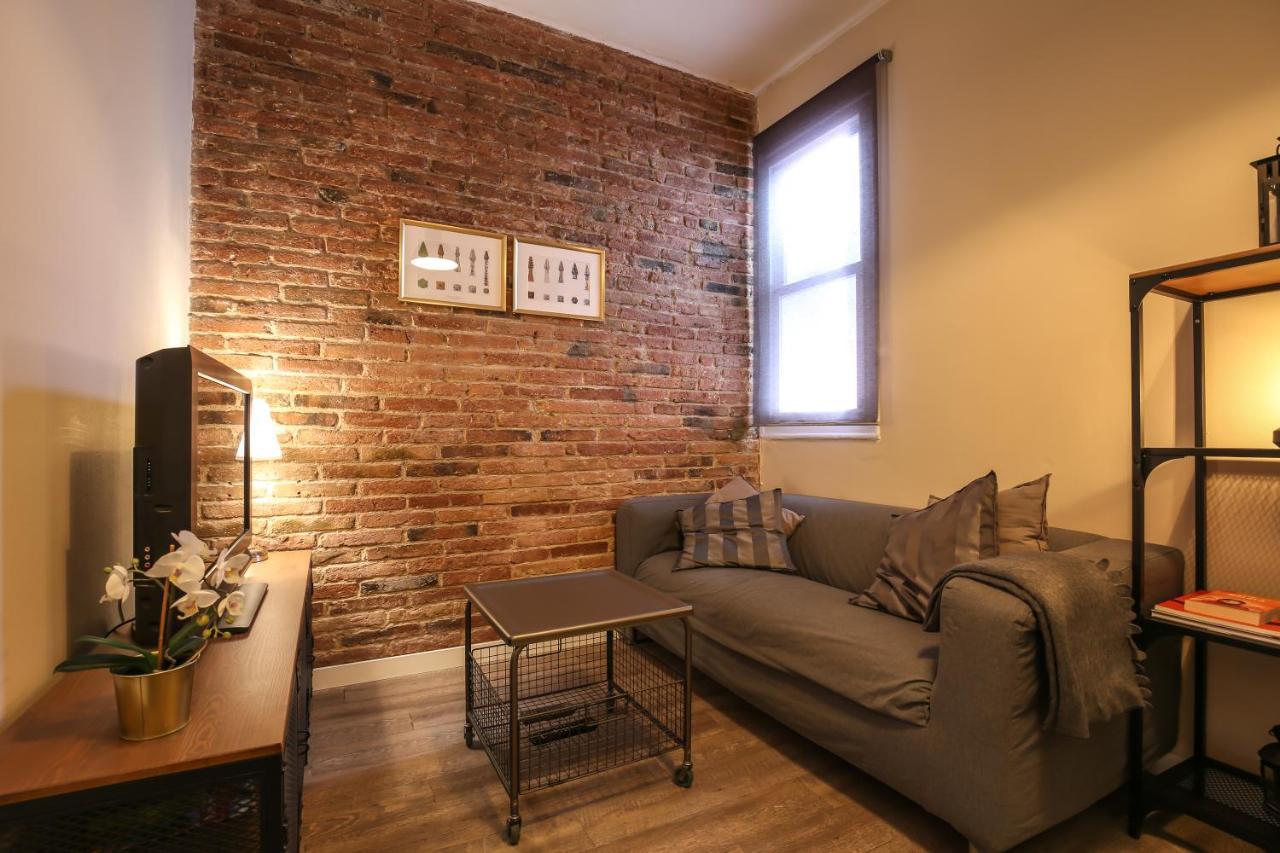 The Sants's Balcony Apartment