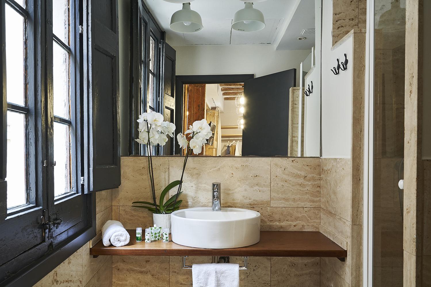 Gothic-cathedral Apartment