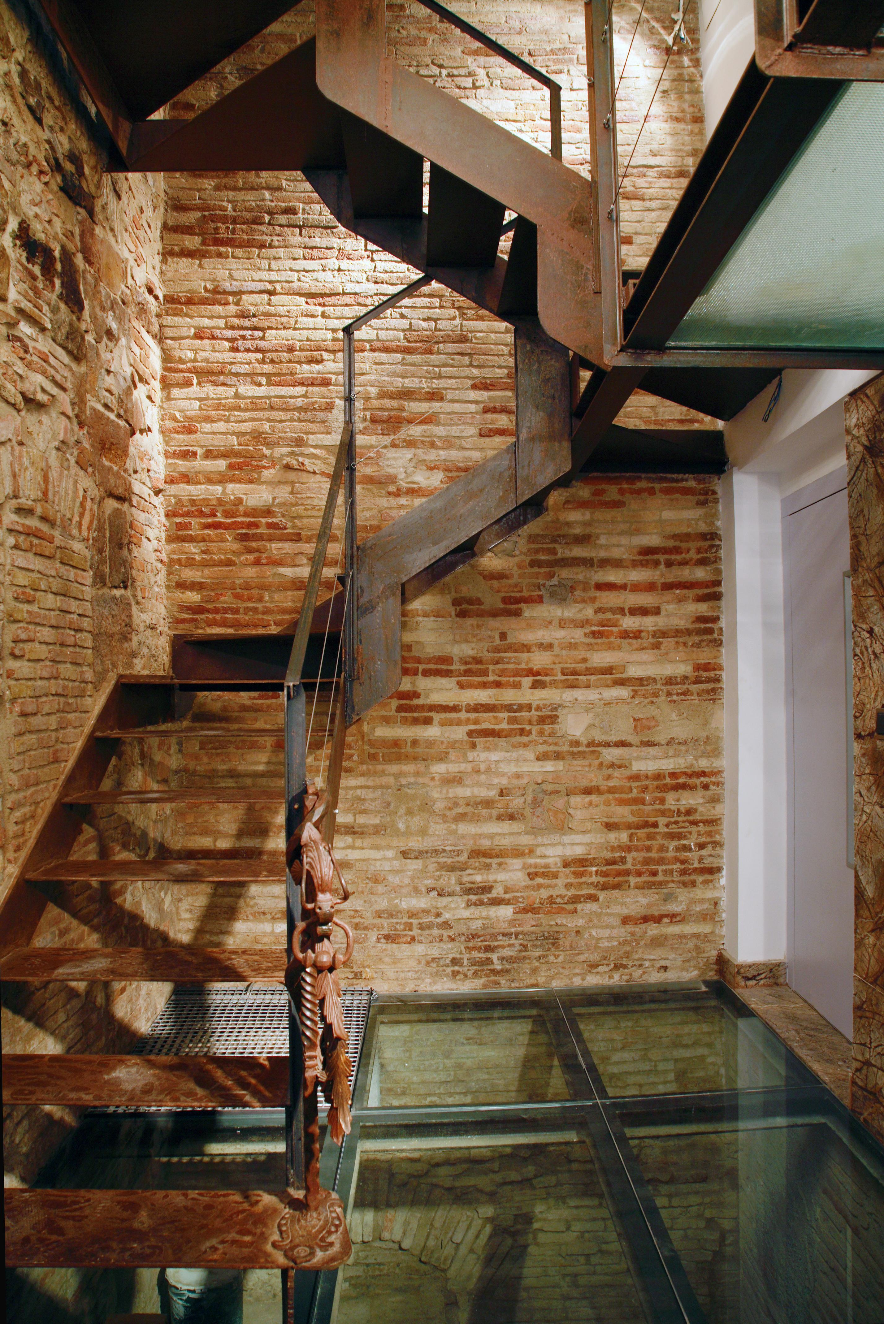 Gothic-cathedral Apartment *