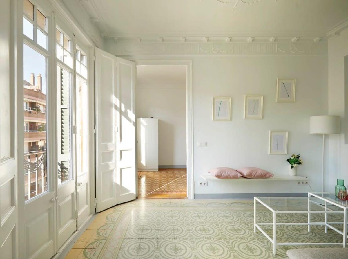 Exclusive Luxe Design - Large Tranquil Penthouse Apartment Barcelona