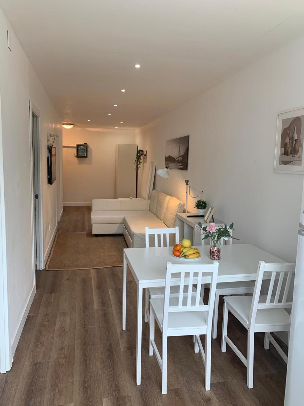 Loft Sleeper Llum ,aeropuerto Apartamento