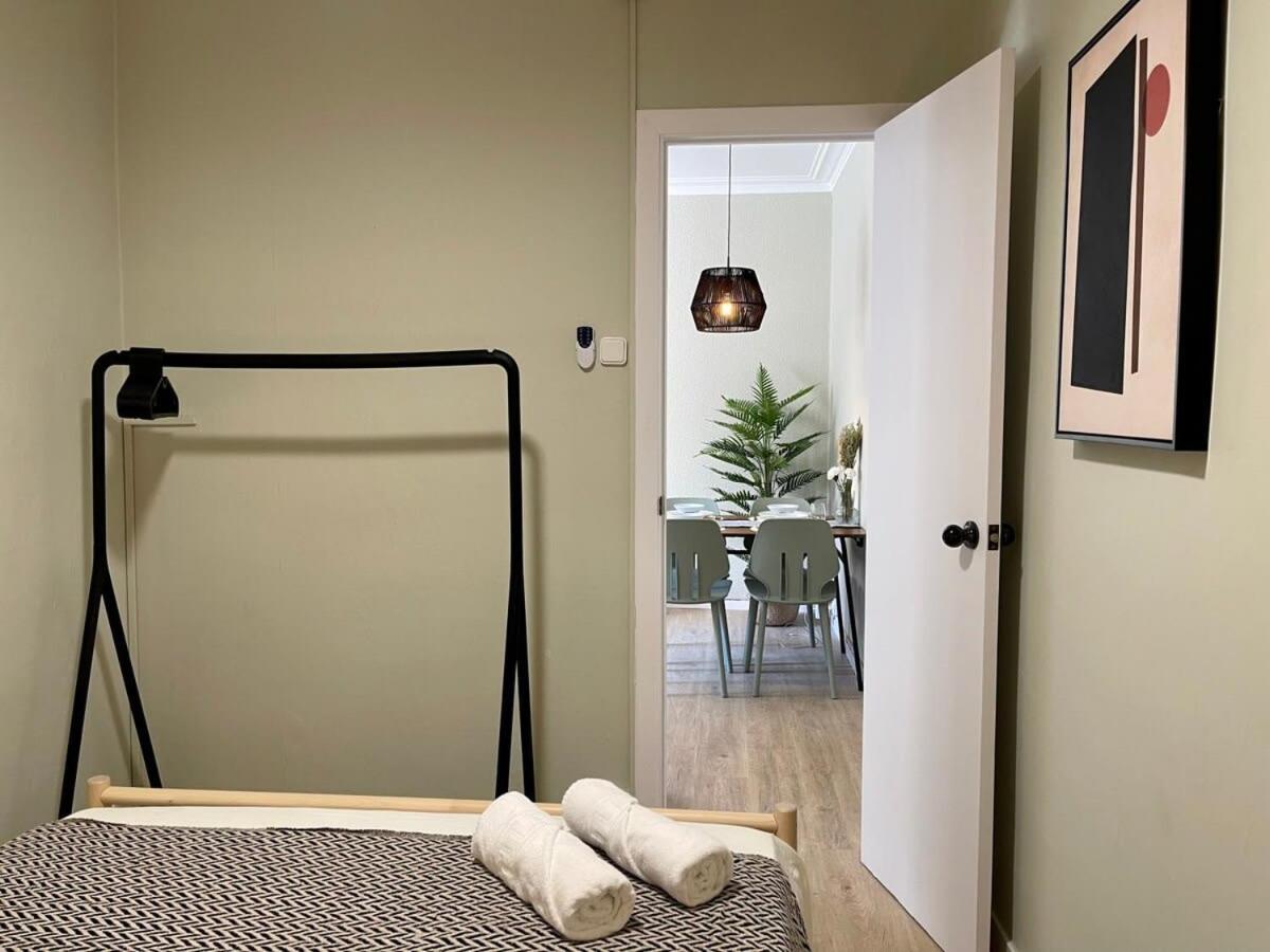 Poble Sec - Modern & Comfy 3 Bedrooms Apartment Barcelona