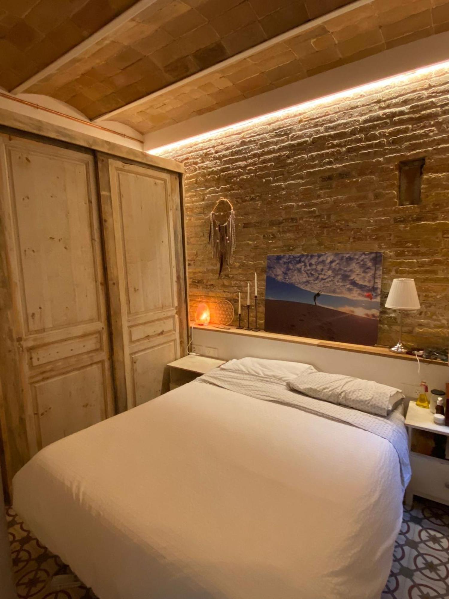 Poblenou Cozy Double Bedroom Homestay *