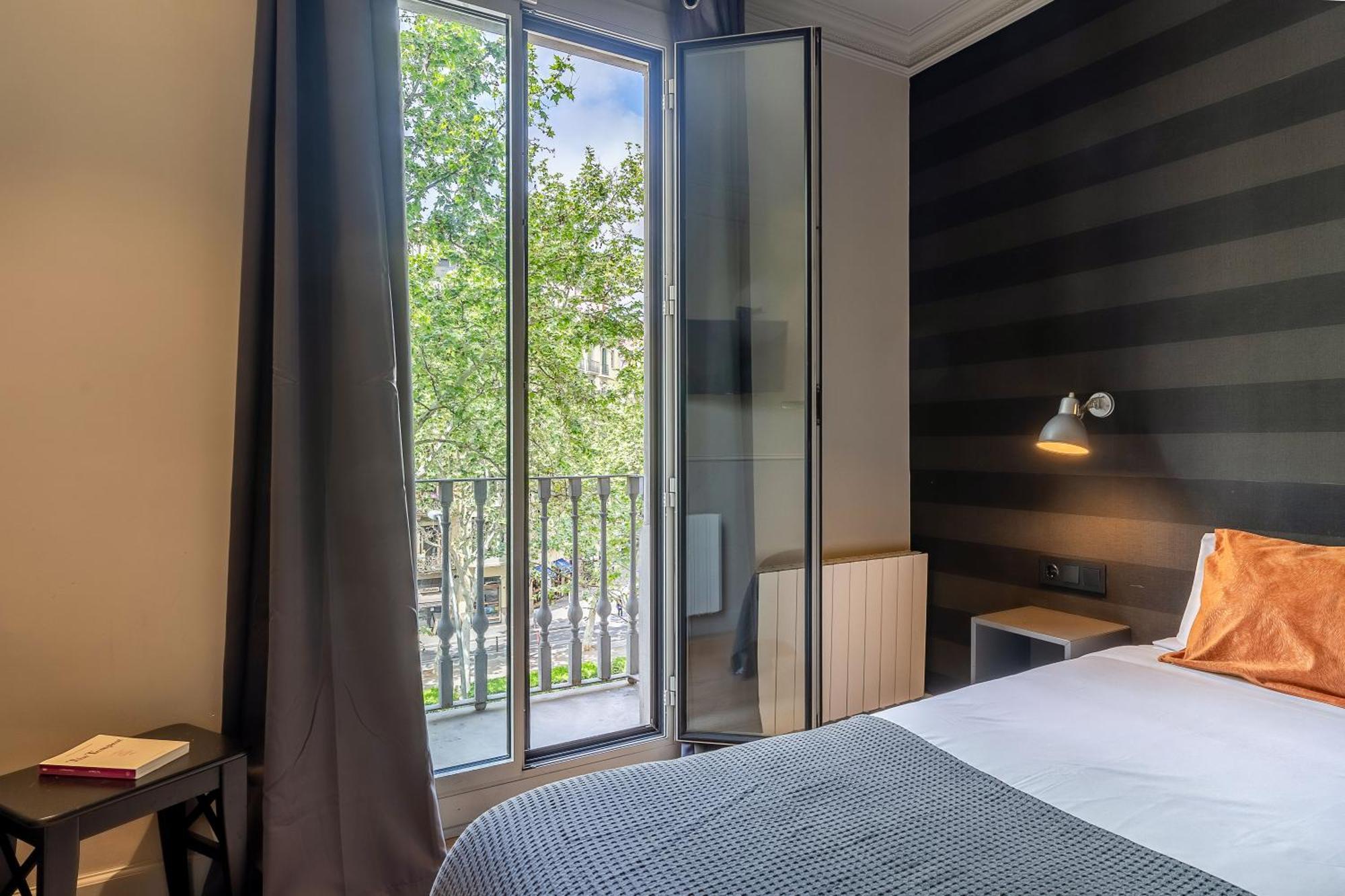 2166 - Ab Casa Saltor Barcelona
