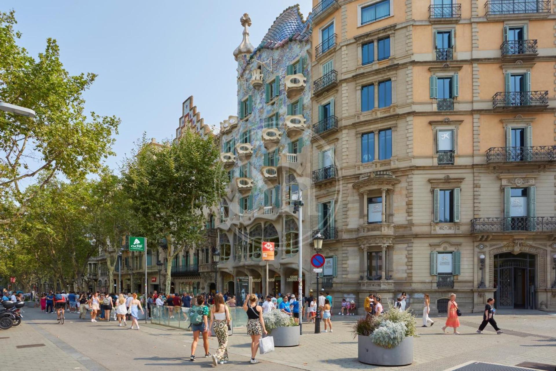 Practico Estudio En Paseo De Gracia Apartamento