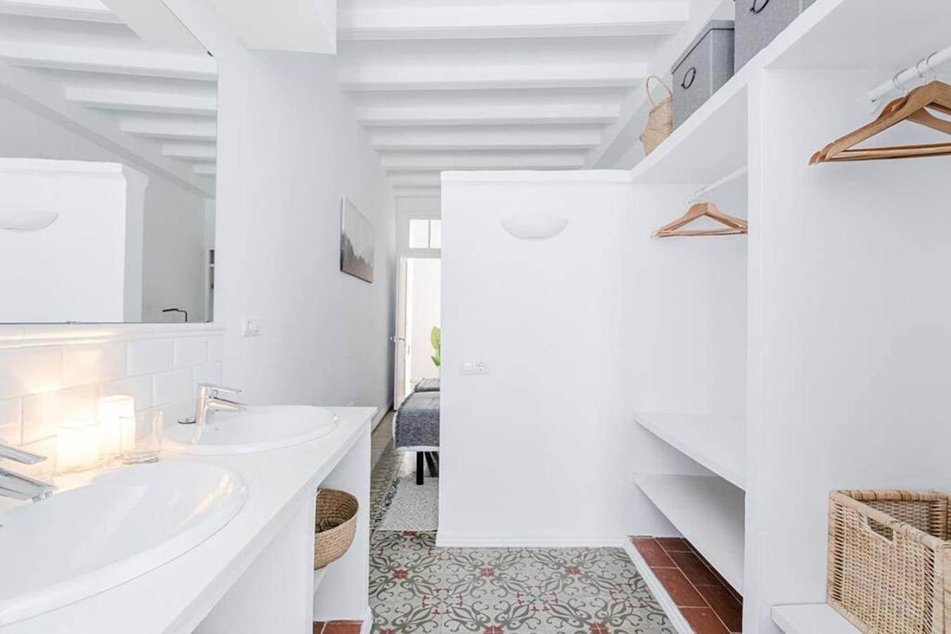 Exquisite&historic Flat With Rooftop Apartment