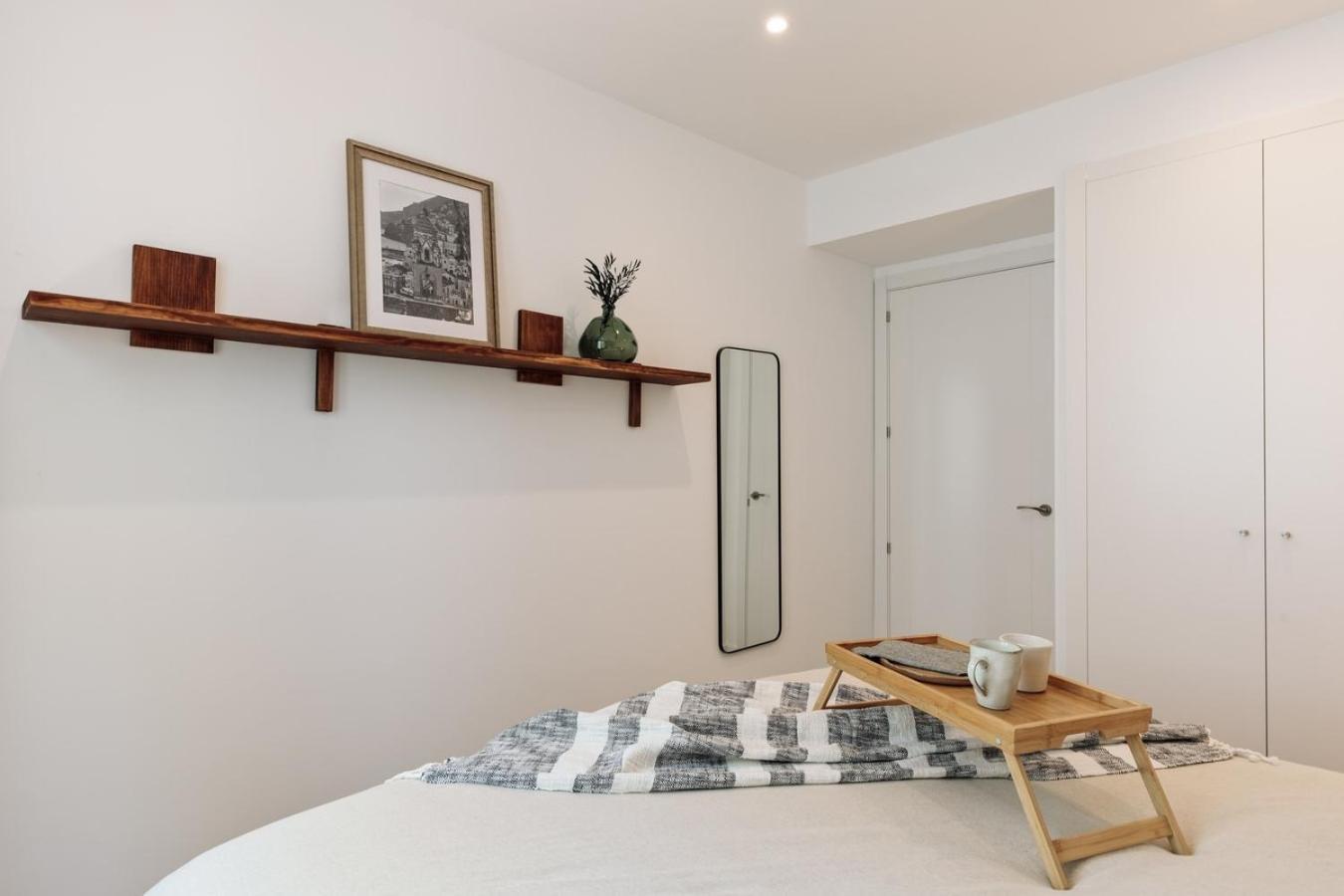Apartment Eboli - 3 Bedrooms, Balcony And Terrace In Ciutat Vella