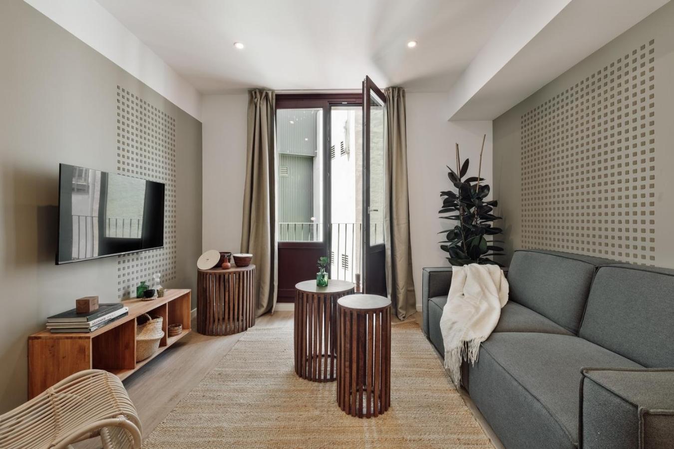 Eboli - 3 Bedrooms, Balcony And Terrace In Ciutat Vella Apartment Barcelona
