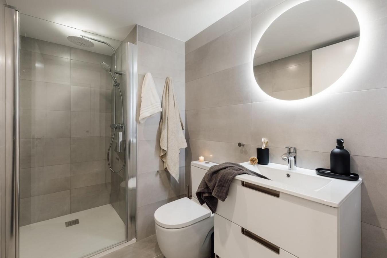 Eboli - 3 Bedrooms, Balcony And Terrace In Ciutat Vella Apartment Barcelona