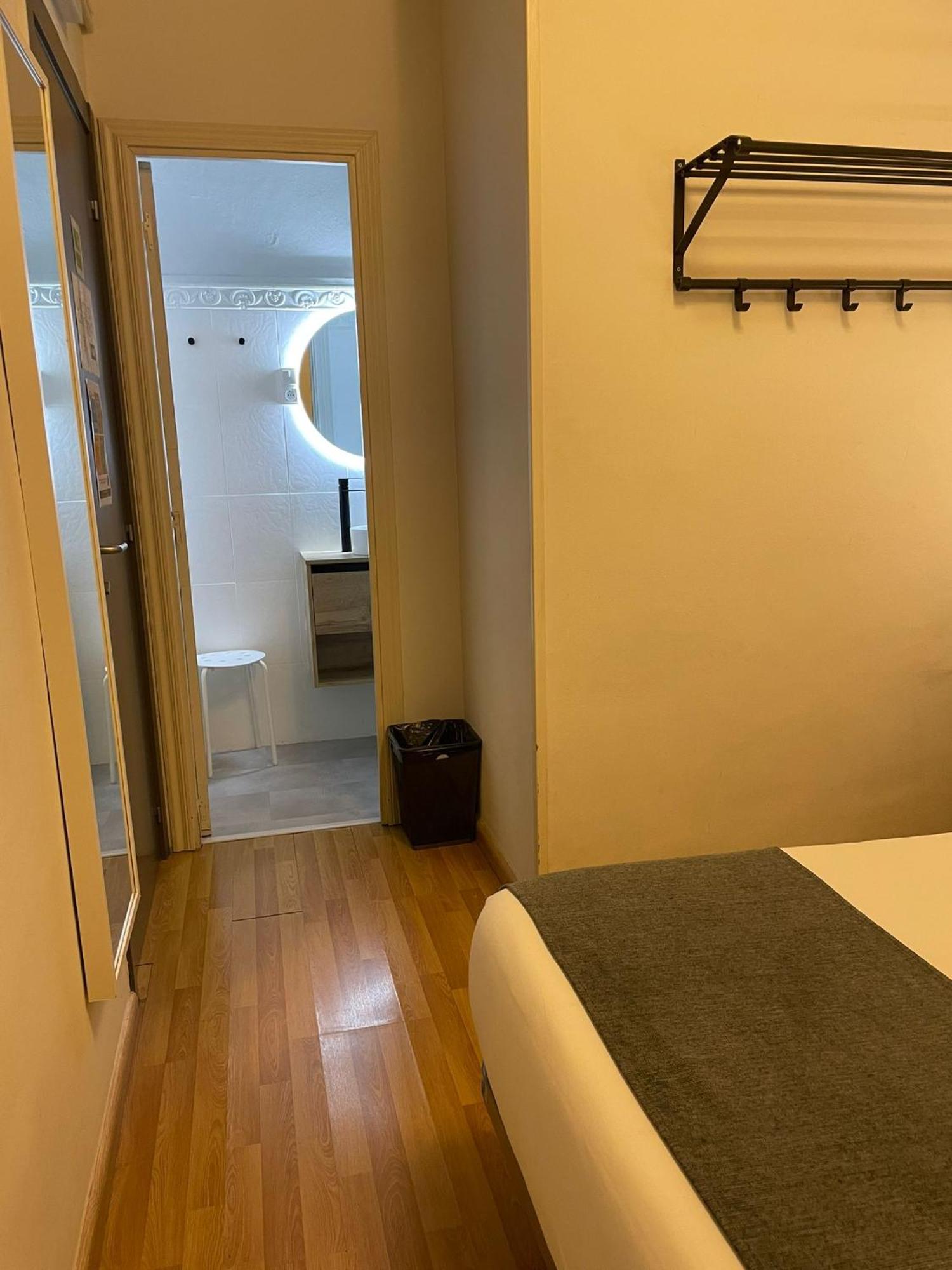 El Ninot Guest house 2*