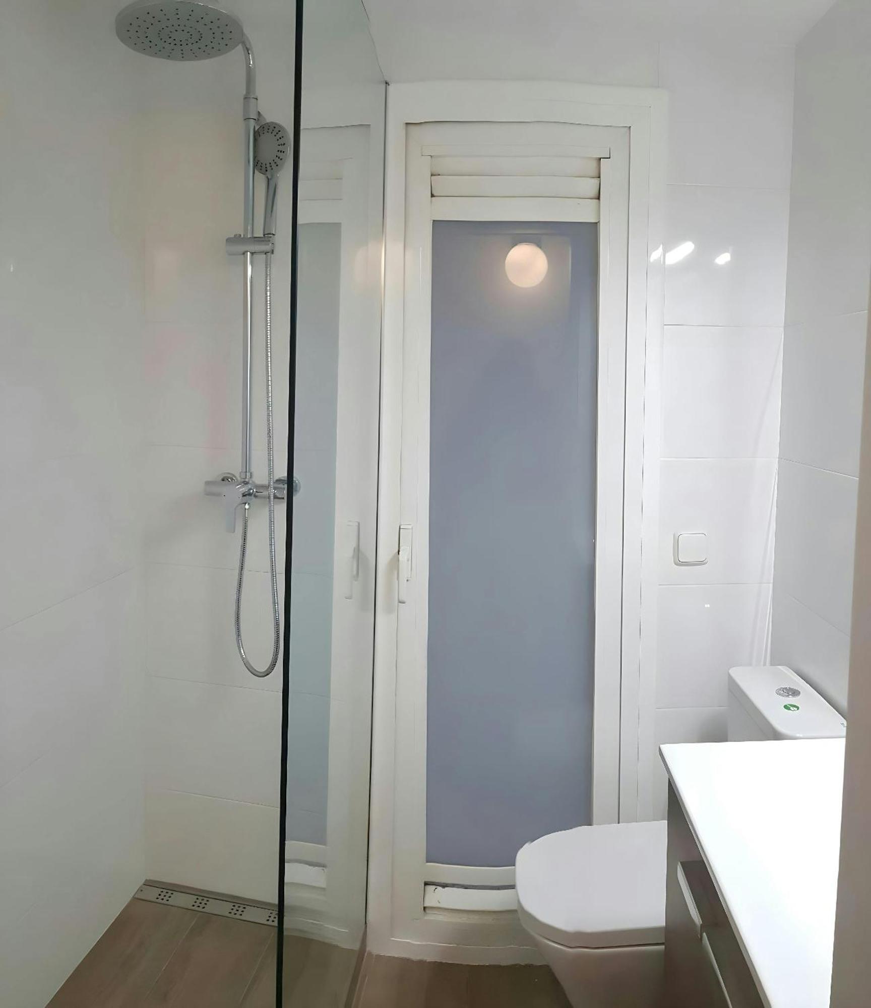 Sant Antoni 4 - Downtown Barcelona. Modern Apartment *