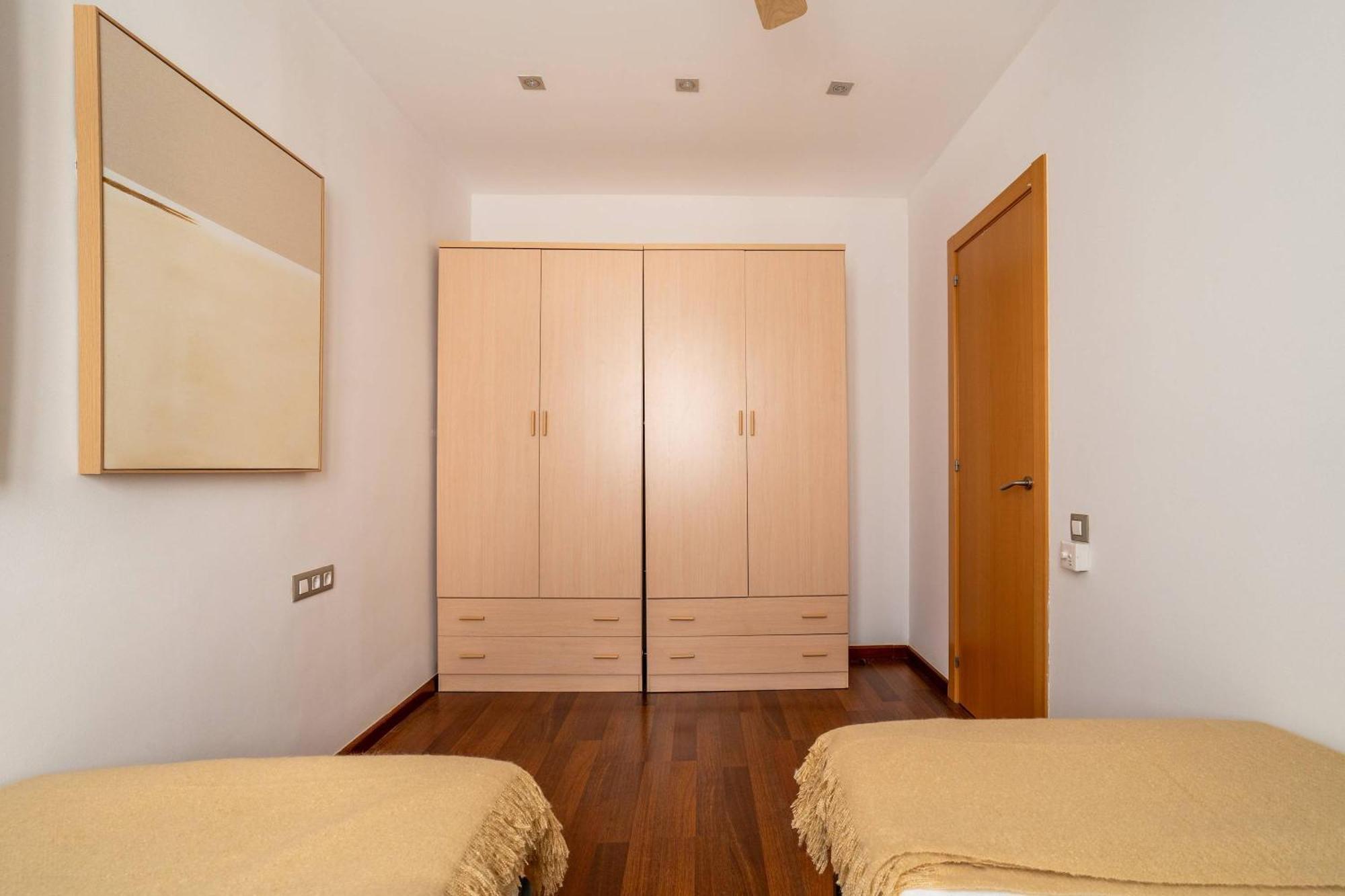 Plaza Urquinaona 3-bedroom Apartment Barcelona