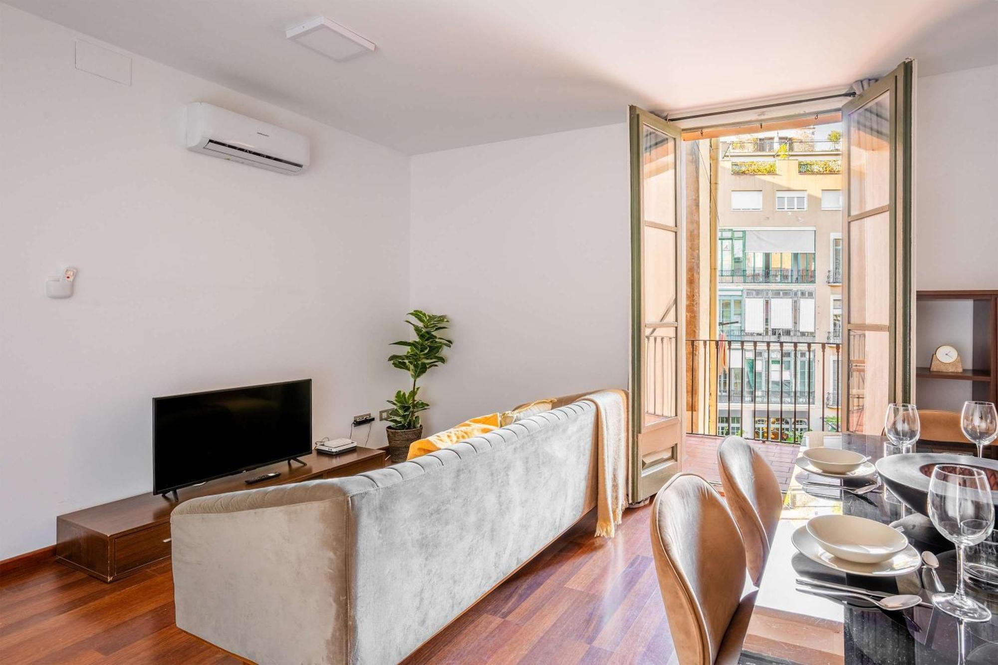 Plaza Urquinaona 3-bedroom