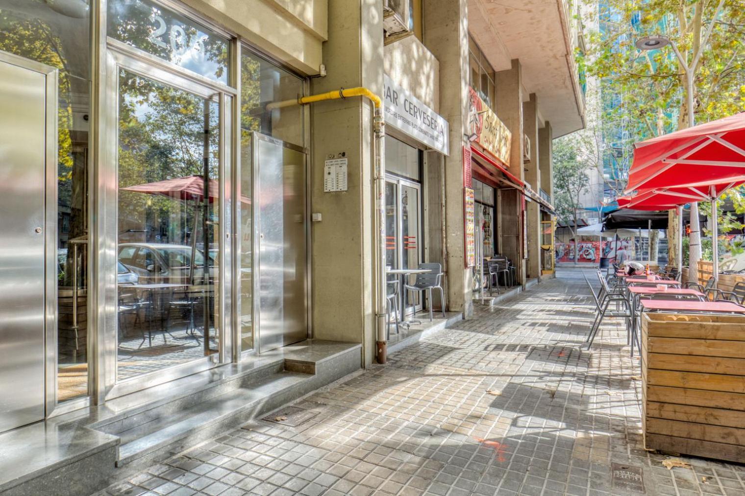 Nova Esquerra De Leixample 3br W 2 Balconies Bcn-111