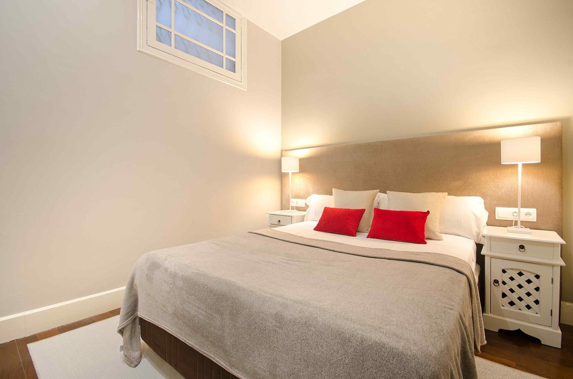 Three Bedroom In Gran De Gracia - Stylish Apartment