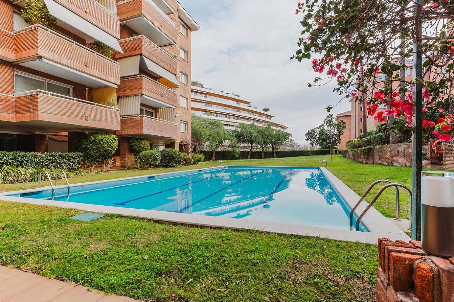 Apartamento Blueground Pedralbes Pool Garden Ac Bcn-175