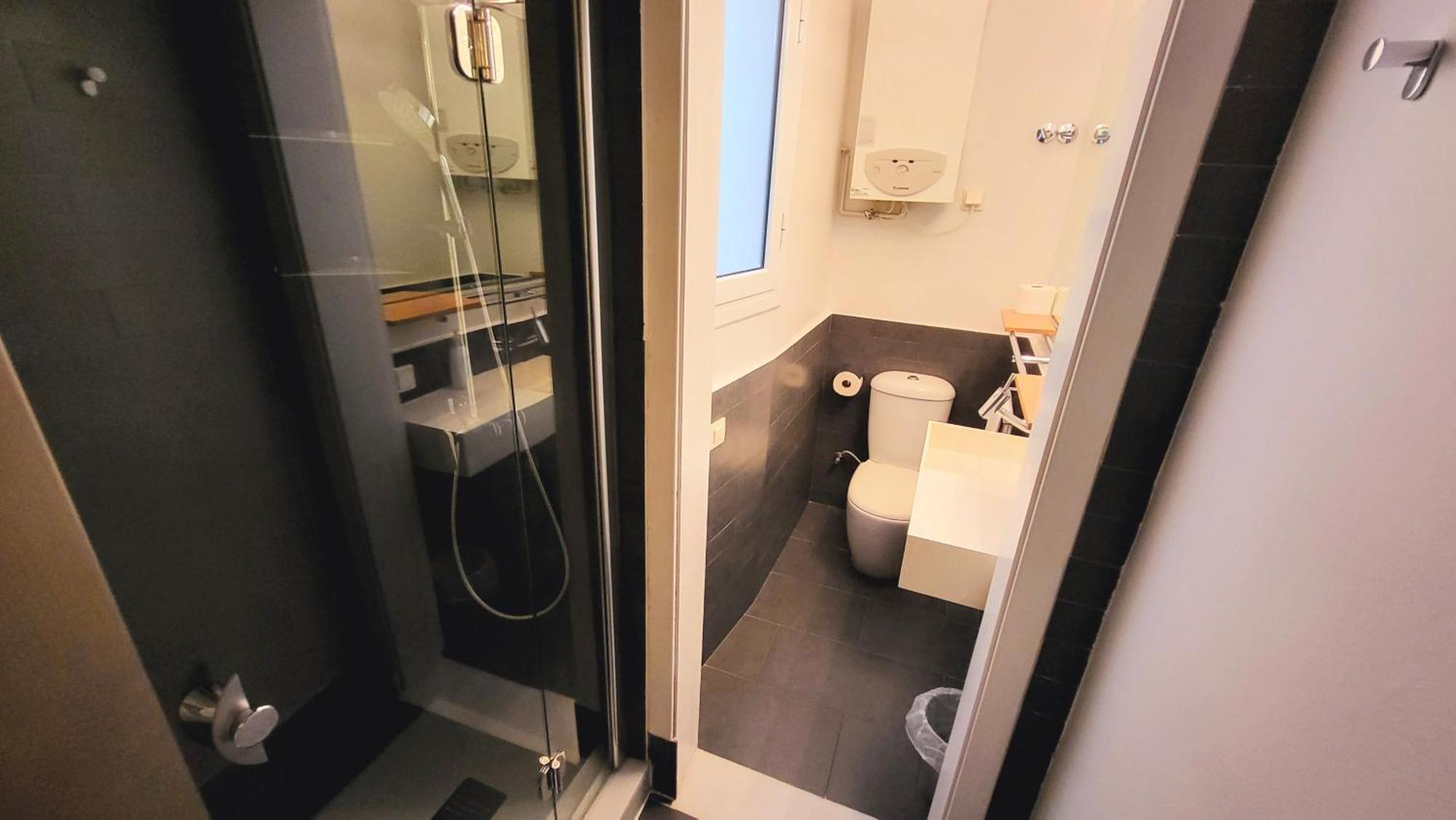 Ramblas Plaza Catalunya -wi-fi 300 Mbps Apartment