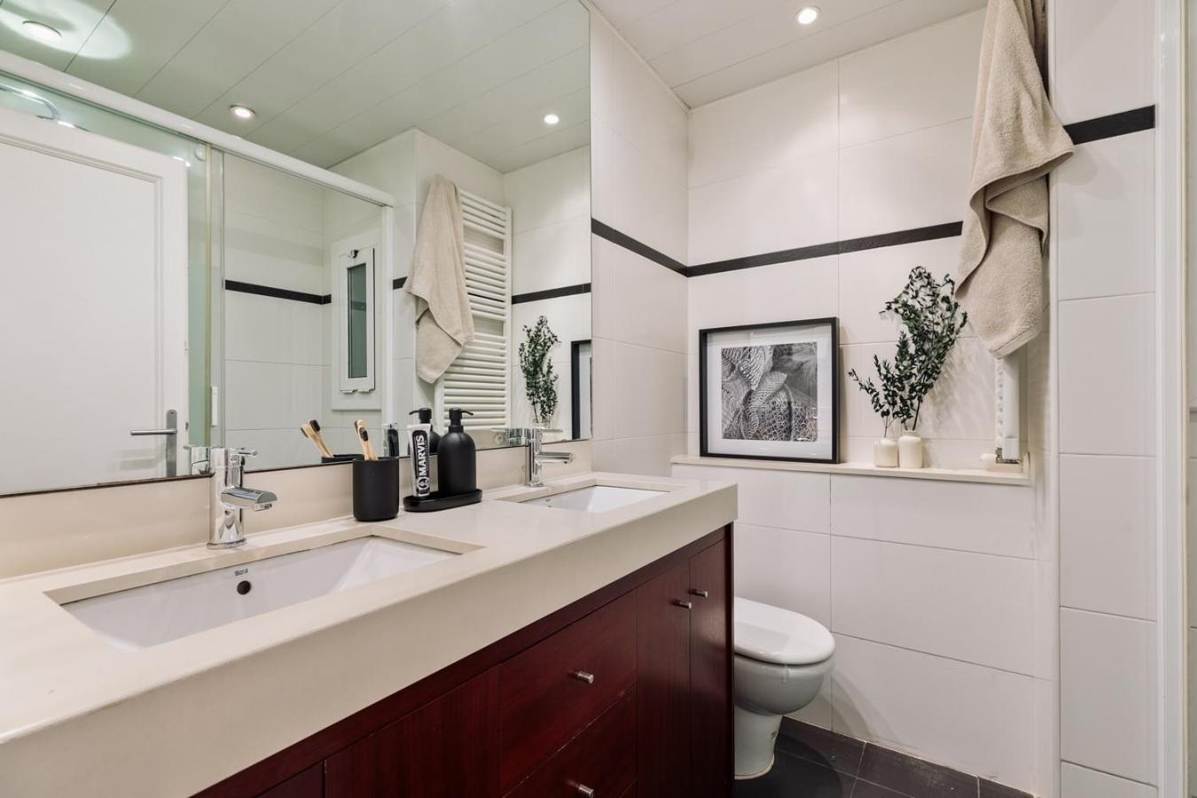 Sabate - 3 Bedrooms And Office In Sant Gervasi Apartment Barcelona