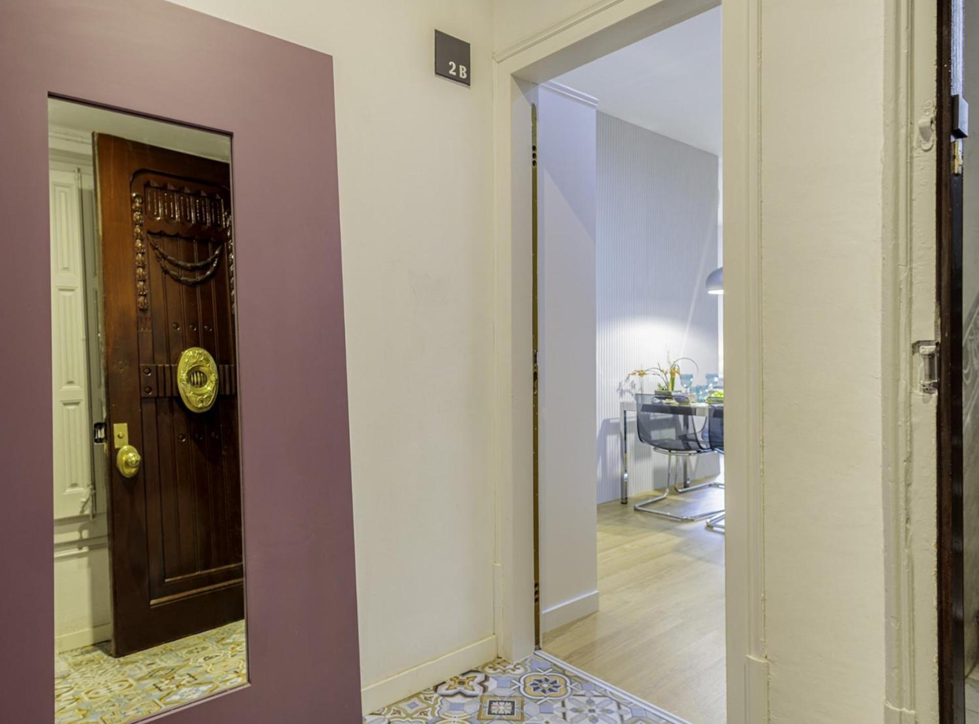 Barcelonaforrent The Gaudi Suites Apartment