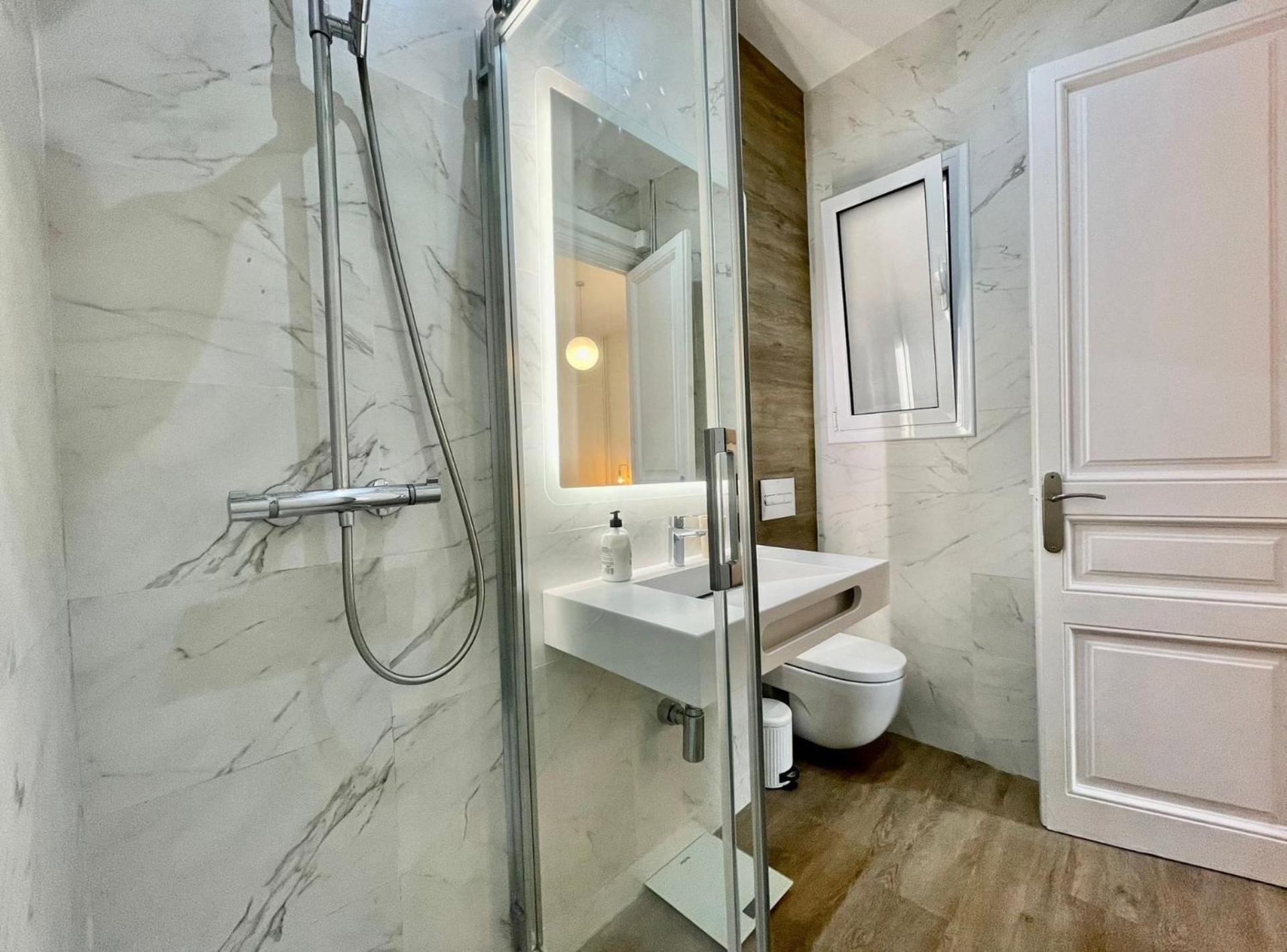Barcelonaforrent The Gaudi Suites * Barcelona