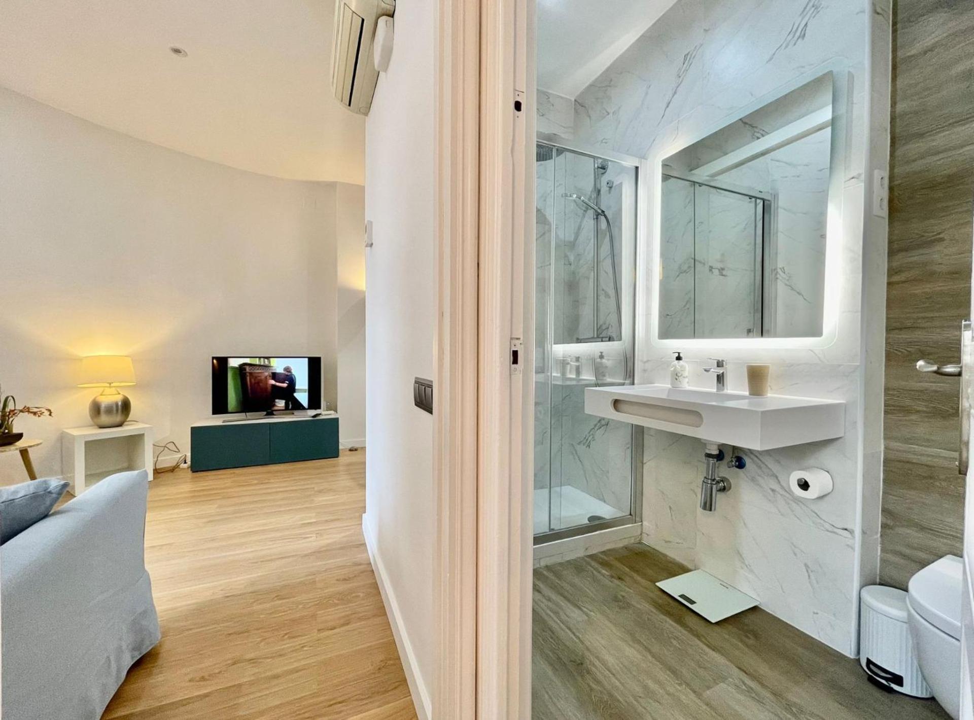 Barcelonaforrent The Gaudi Suites Apartment *