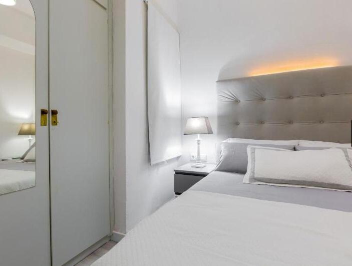 Apartment Nice, Cozy, Up To 6, Fcb Stadium, Free Parking