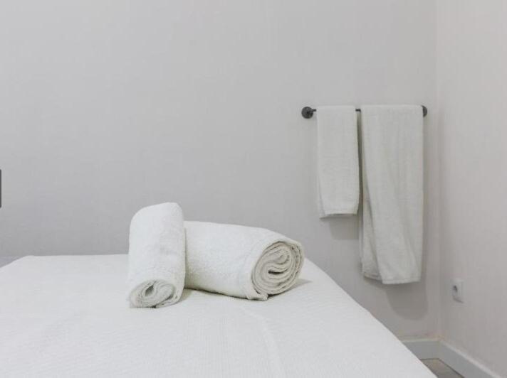 Nice, Cozy, Up To 6, Fcb Stadium, Free Parking * Barcelona