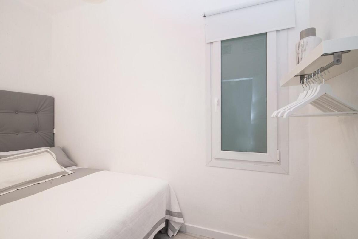 Apartment Nice, Cozy, Up To 6, Fcb Stadium, Free Parking *