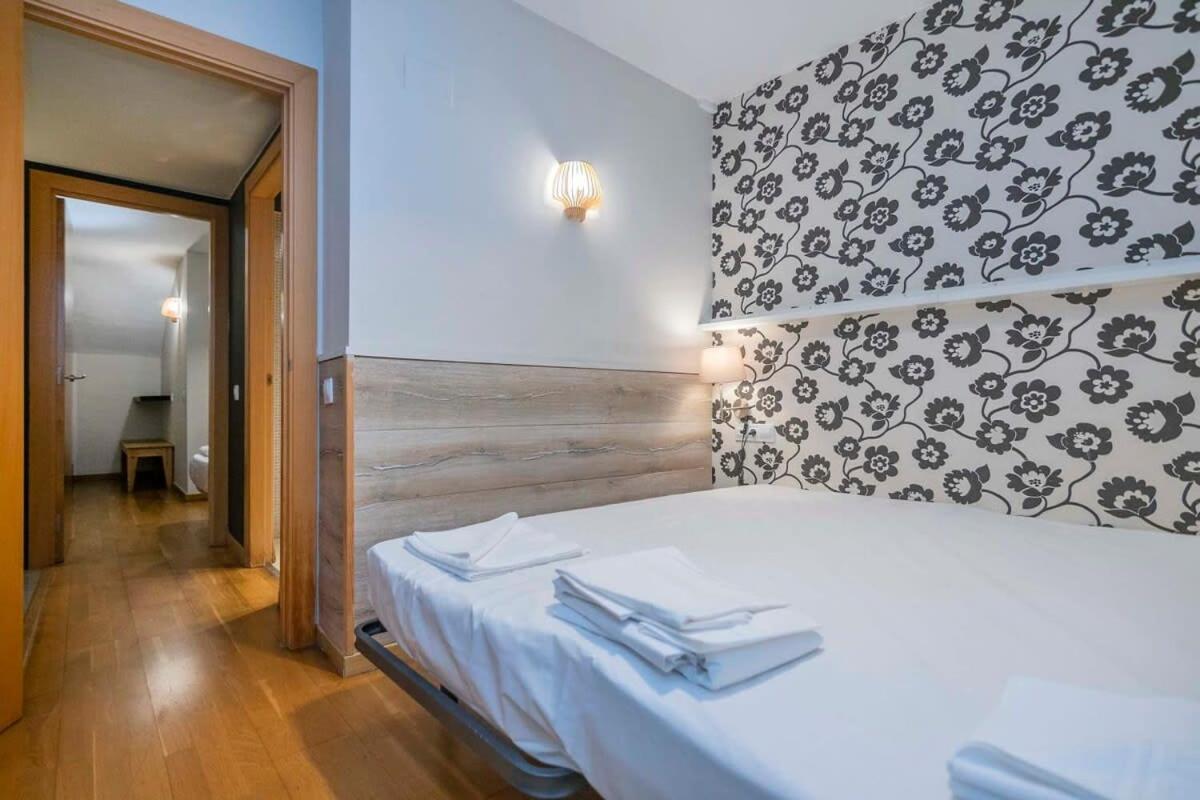 Apartment Bright And Modern Duplex With Terrace In Eixample District P2 *